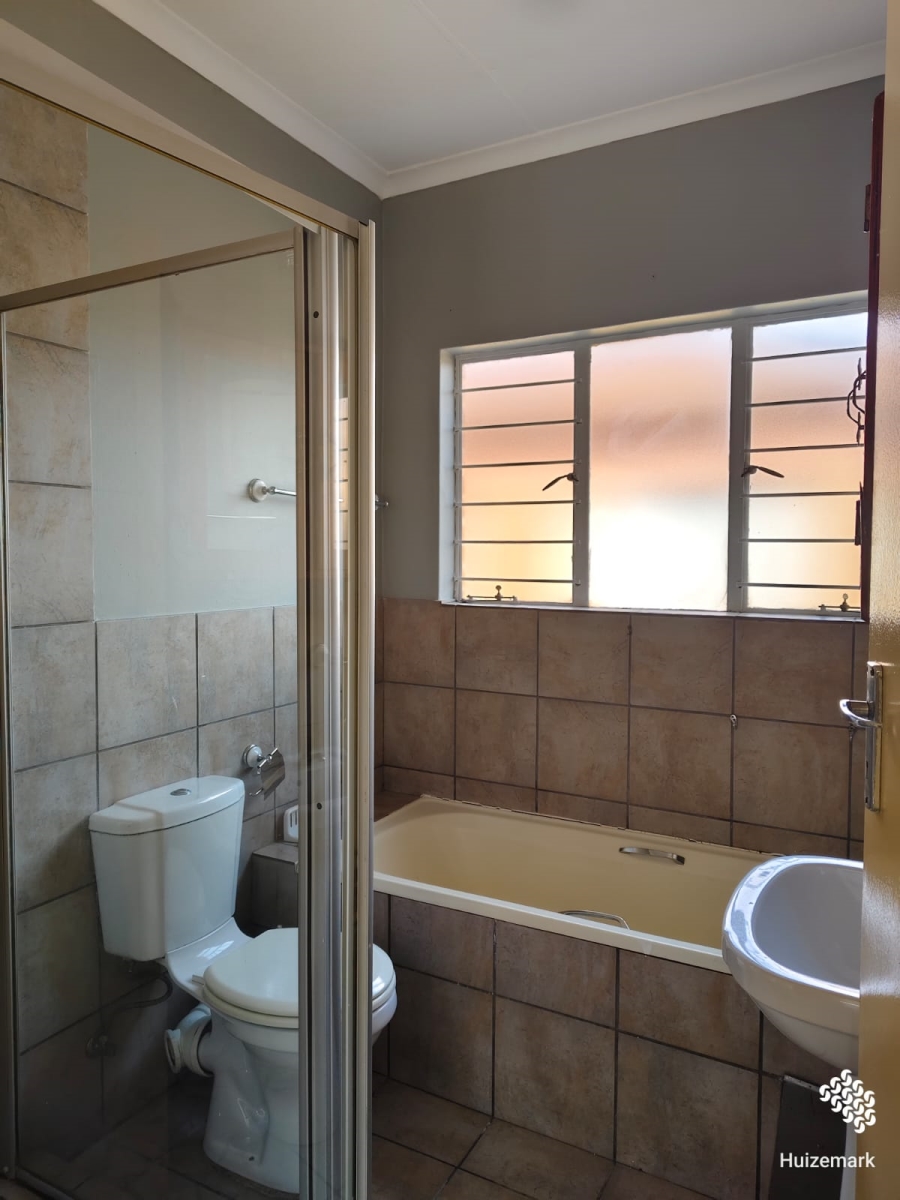 To Let 2 Bedroom Property for Rent in Vaalpark Free State
